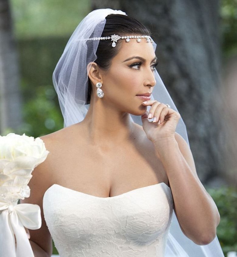 Kim Kardashian's wedding headpiece set with drop-shaped diamonds