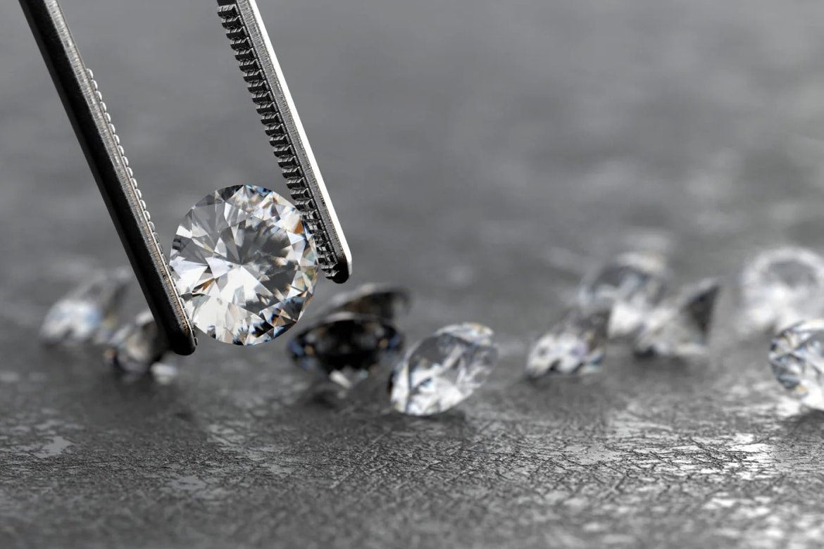 Can lab-grown diamonds crack