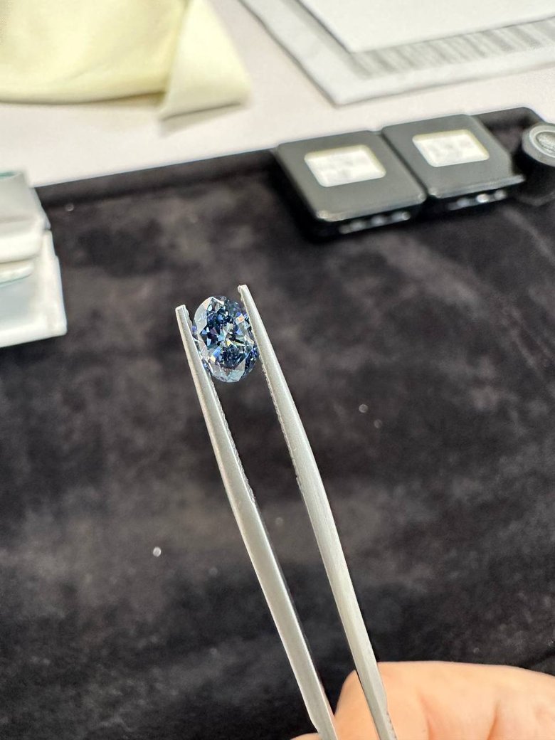 1 Carat Vs 2 Carat Lab-Grown Diamonds