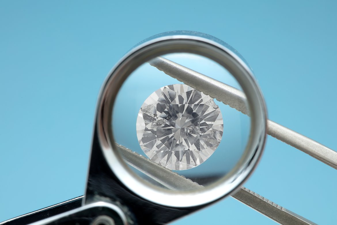 Choosing cut lab-grown diamond
