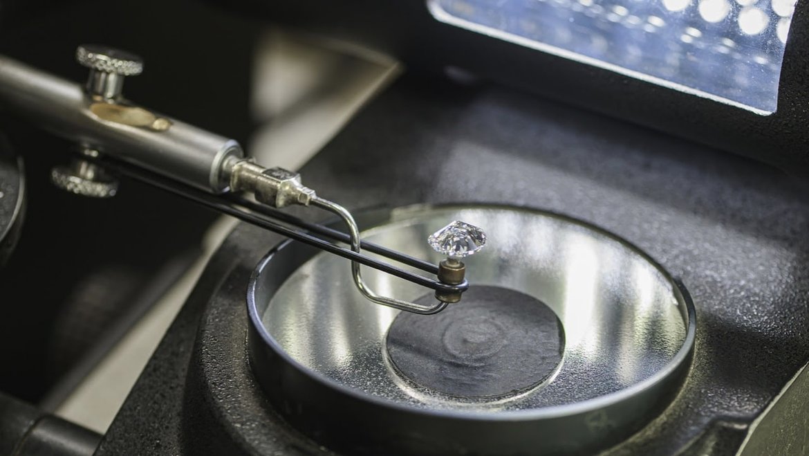 When were lab-grown diamonds invented