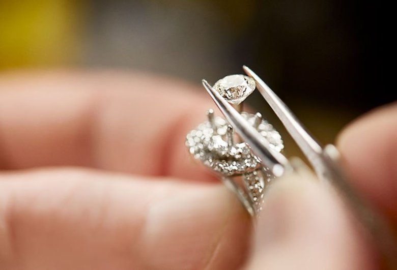 Lab Diamonds Grow Worldwide As Mined Diamond Market Becomes Less Stable