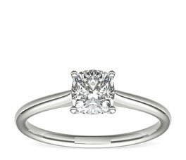 Solitaire ring with cushion cut lab-grown diamond