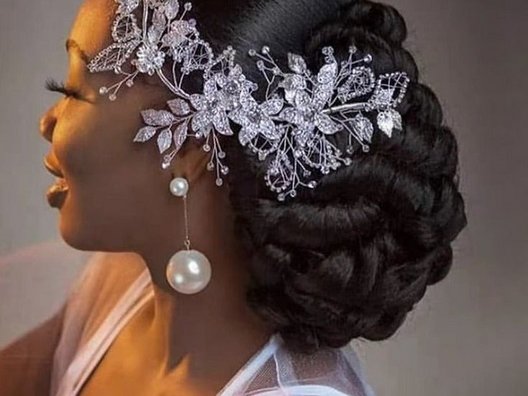 Crystals and diamonds in Hairstyles 