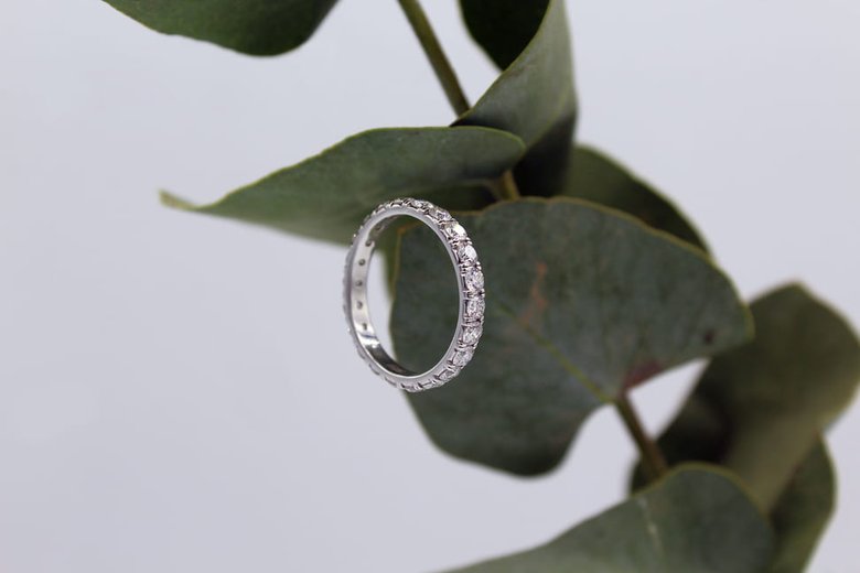 Lab-grown diamond ring